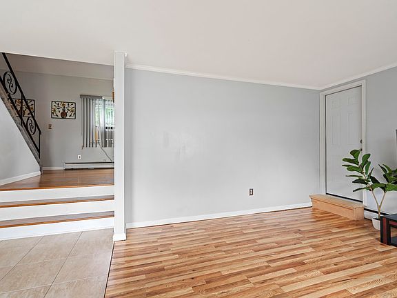 2nd image of 529 Davis St