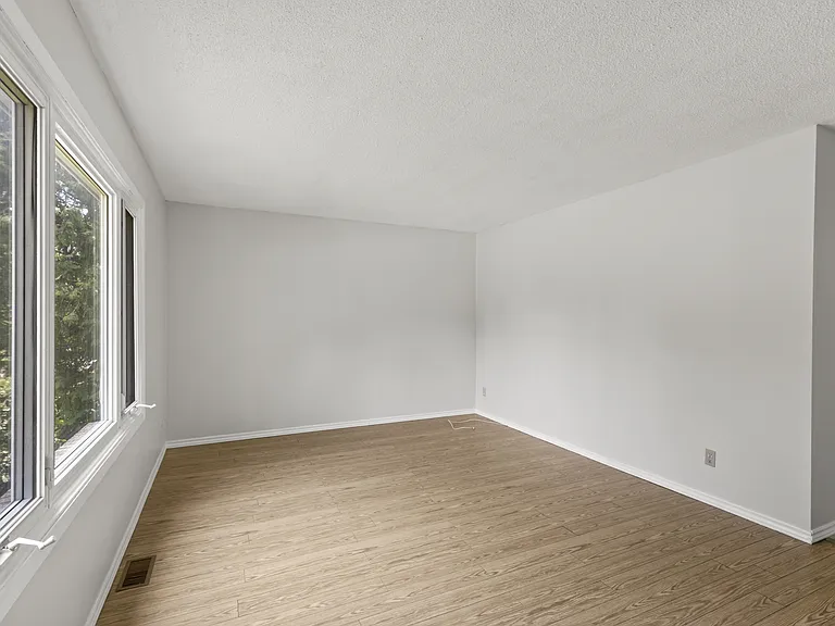 477 Rippleton Rd — Photo 4