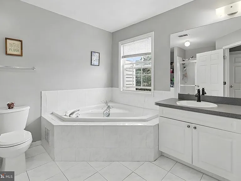 16 Shelley Cir — Photo 30
