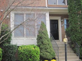 9063 Golden Sunset Ln, Springfield, VA 22153