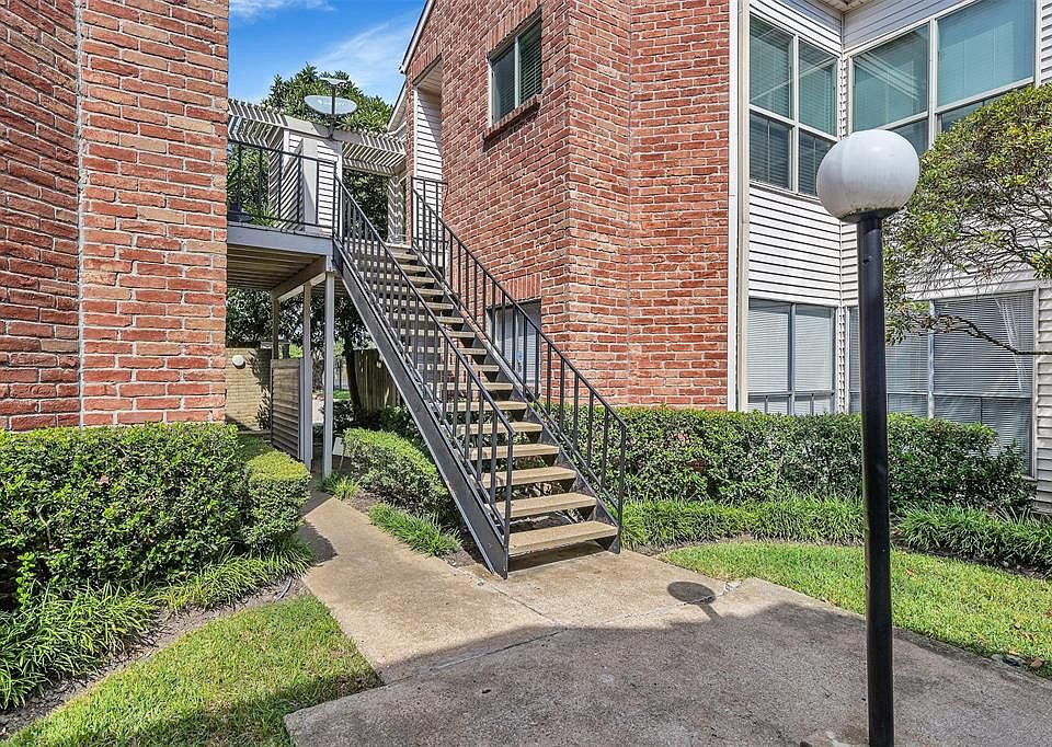 1st image of 10161 Oakberry St #93