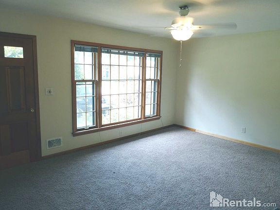 3rd image of 4400 Rockwood Dr