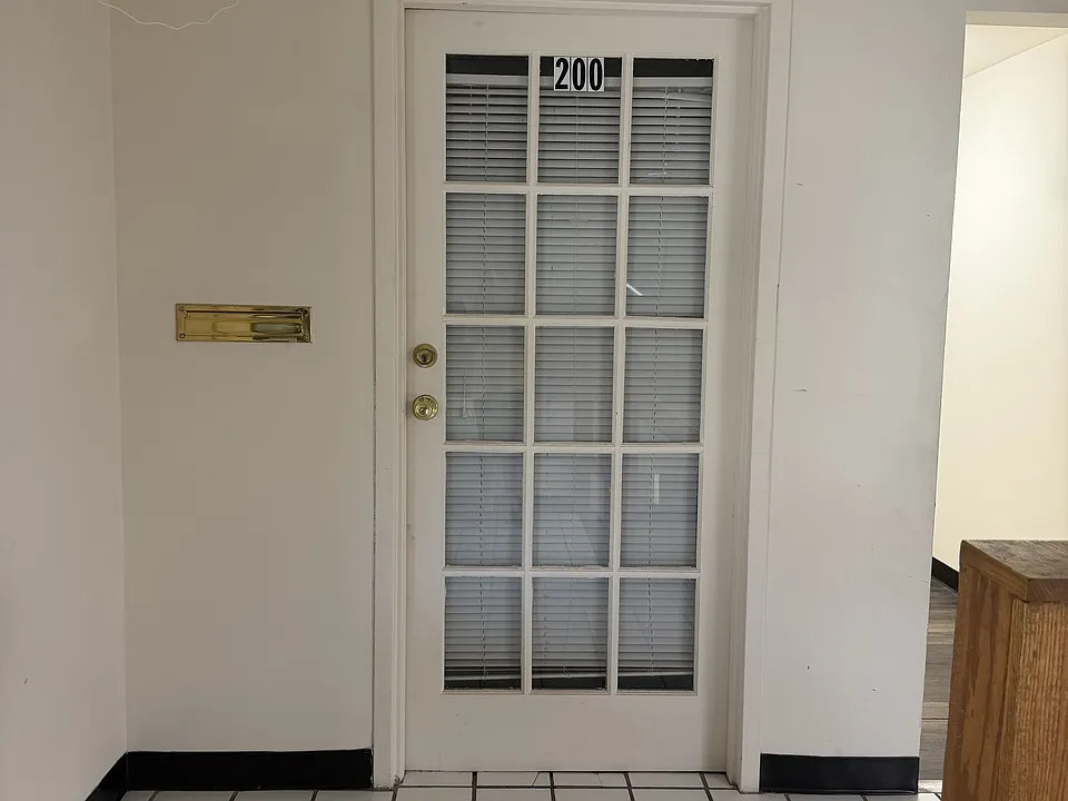 915 Main St #200