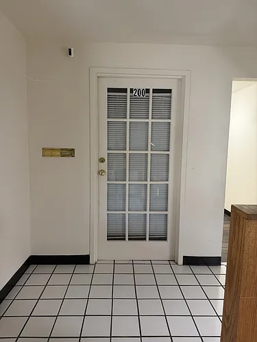 915 Main St Photo 1