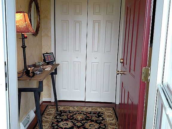 2nd image of 20 Crabapple Ct