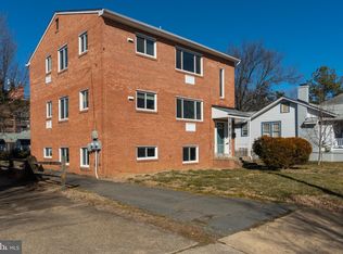 825 19th St S APT 1, Arlington, VA 22202