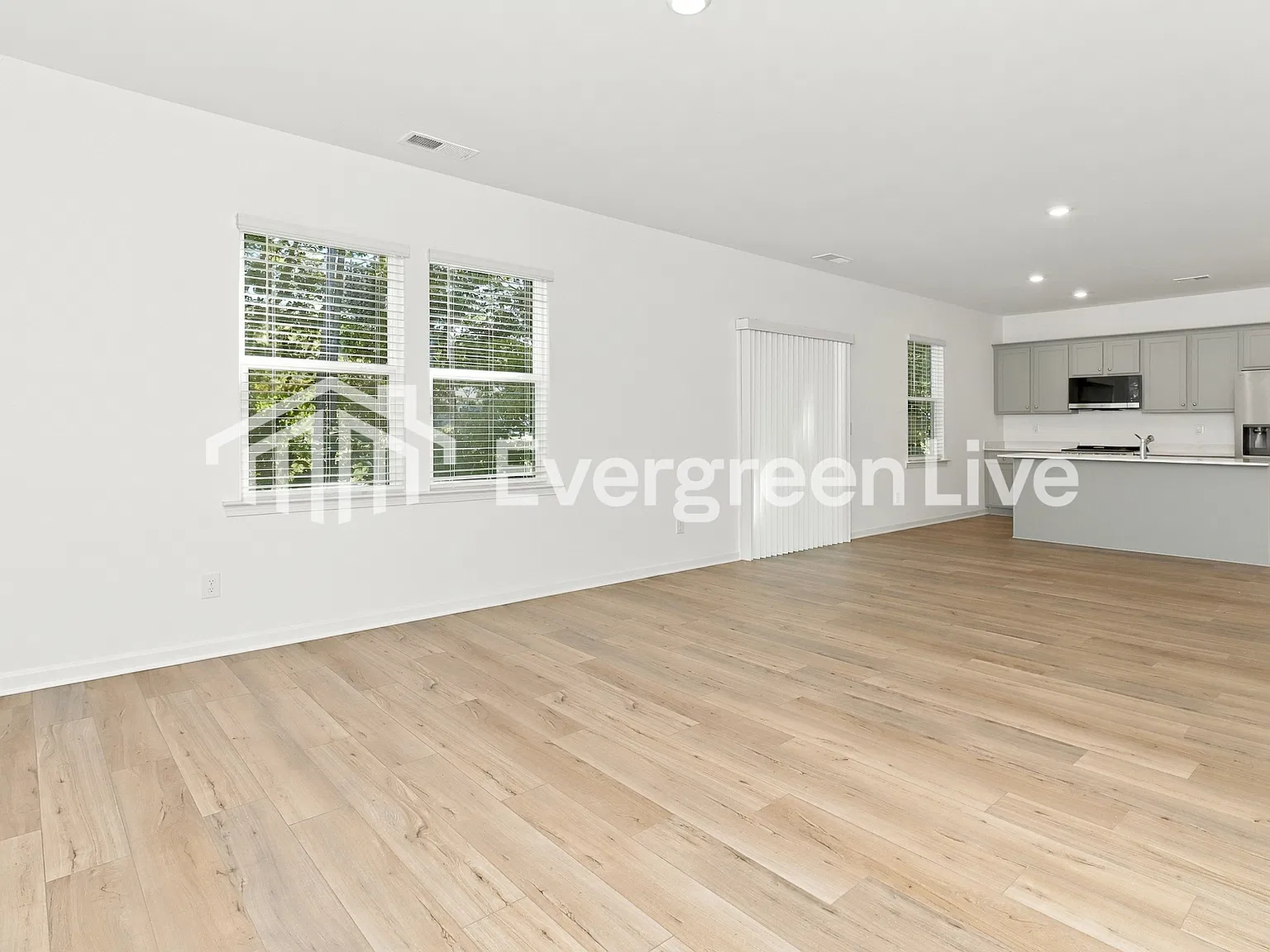 3 bed, 2.5 bath, 1507 sqft, $1,940 — Photo 3