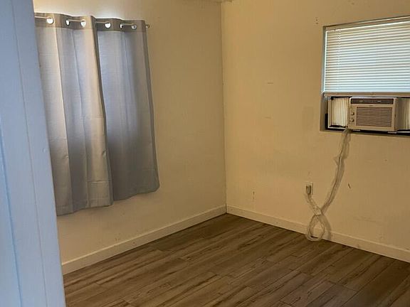 5th image of 2550 42nd Street #1-3