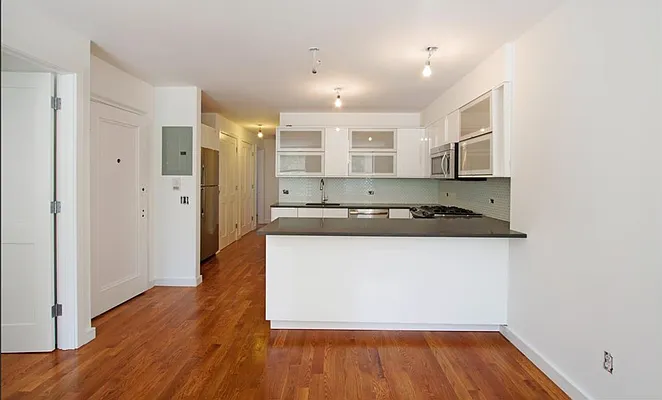 Rented by Compass | media 20