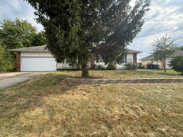 114 Canon Avenue, Clever, MO 65631