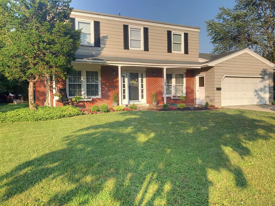 1st image of 430 Woodward Cres