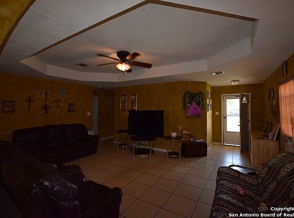 4th image of 3318 Twining Dr