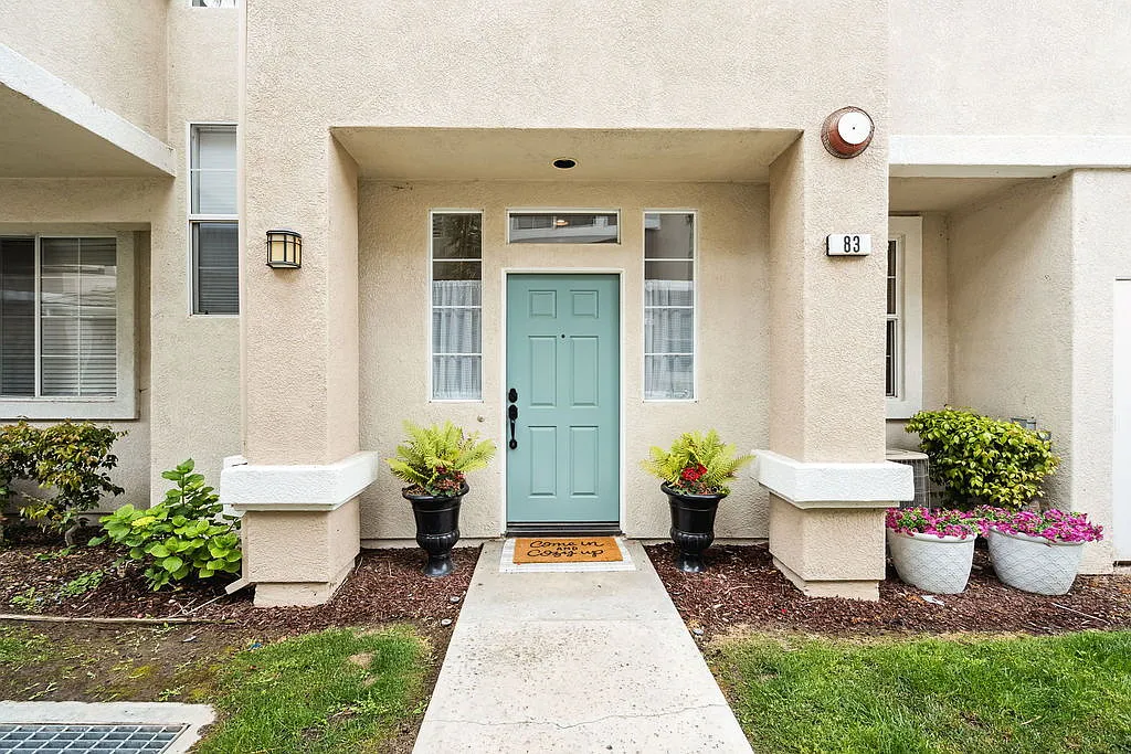 2 bed, 2.0 bath, 1421 sqft, $3,150 — Photo 3