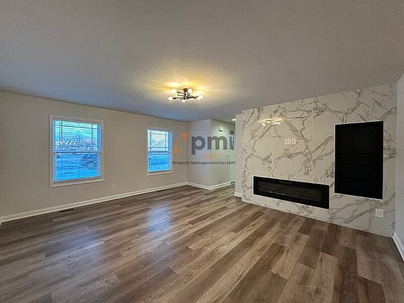 5th image of 14219 Fairbanks St
