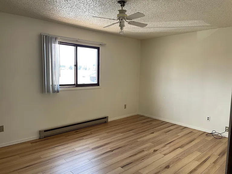 Upstairs Bedroom 1