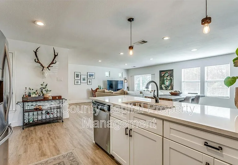 748 Wales Way #748 — Photo 4