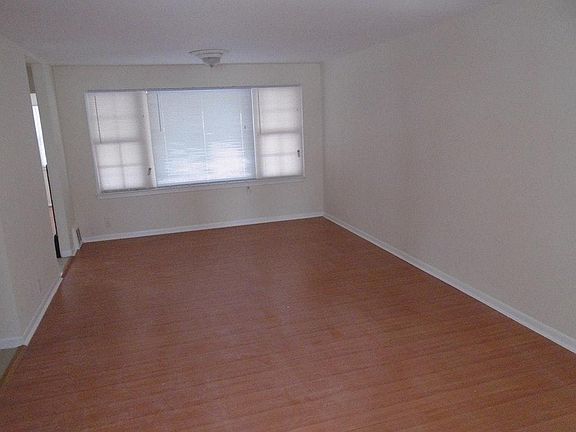2nd image of 10161 Coburg Lands Dr