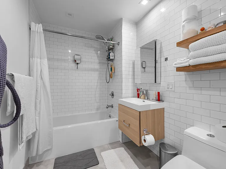 401 Gates Ave #4C — Photo 5