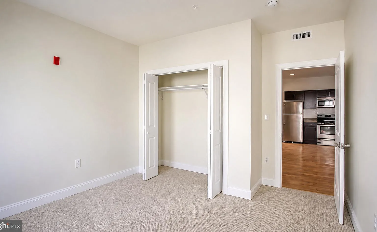 4 bed, 1600 sqft, $2,215 — Photo 2