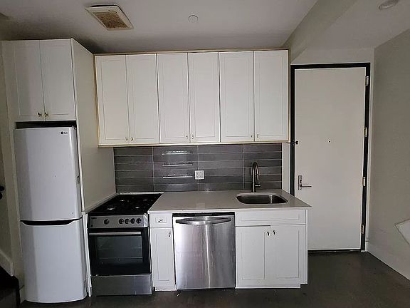 4th image of 162 Stuyvesant Ave APT 4B