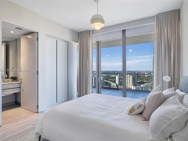 18975 E Collins Ave #3802 — Photo 31