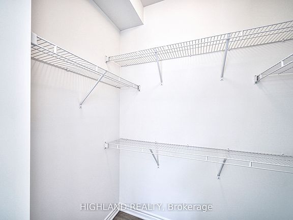 5th image of 155 Settlers Rd E