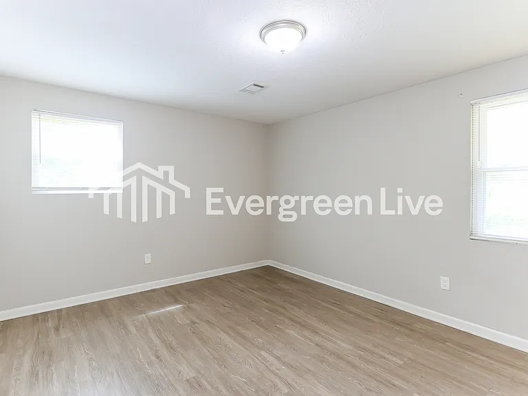 2640 Crosscreek Rd — Photo 9