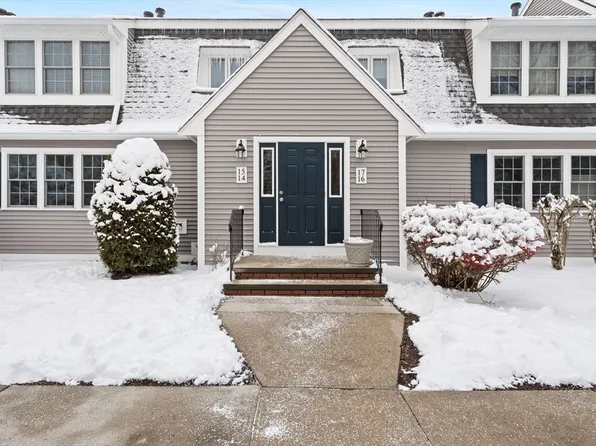 453 Turnpike St APT 14, South Easton, MA 02375