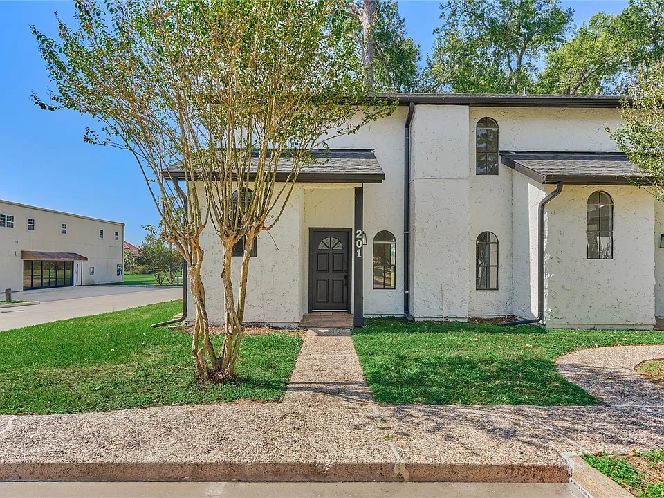100 La Costa Dr