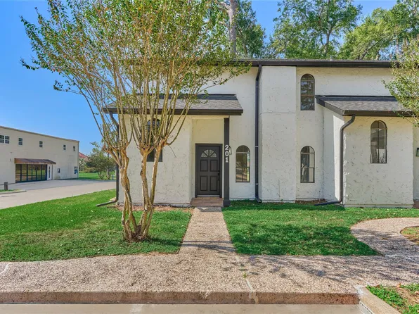 100 La Costa Dr, Montgomery, TX 77356