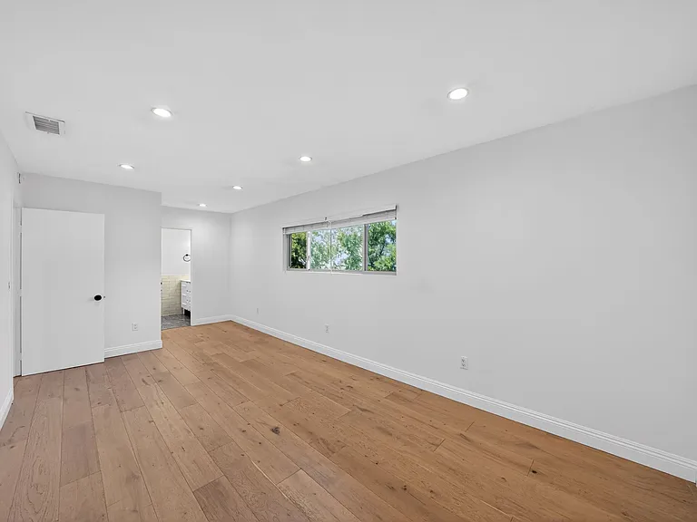 652 Vernon Ave #2 — Photo 8