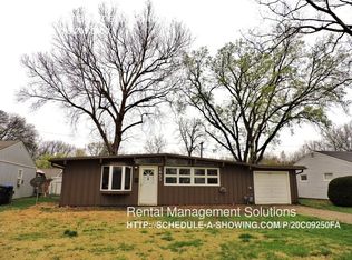 1537 SW 24th St, Topeka, KS 66611