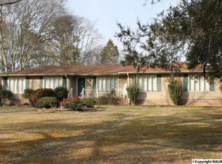 1405 Arrowhead Rd NW, Fort Payne, AL 35967