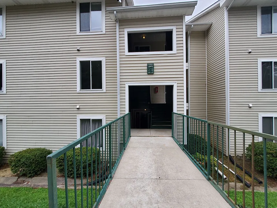 3392 Galleria Dr #13