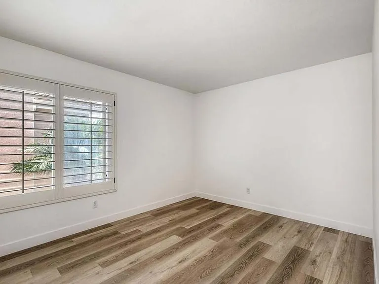 1043 Cordoba Way — Photo 15