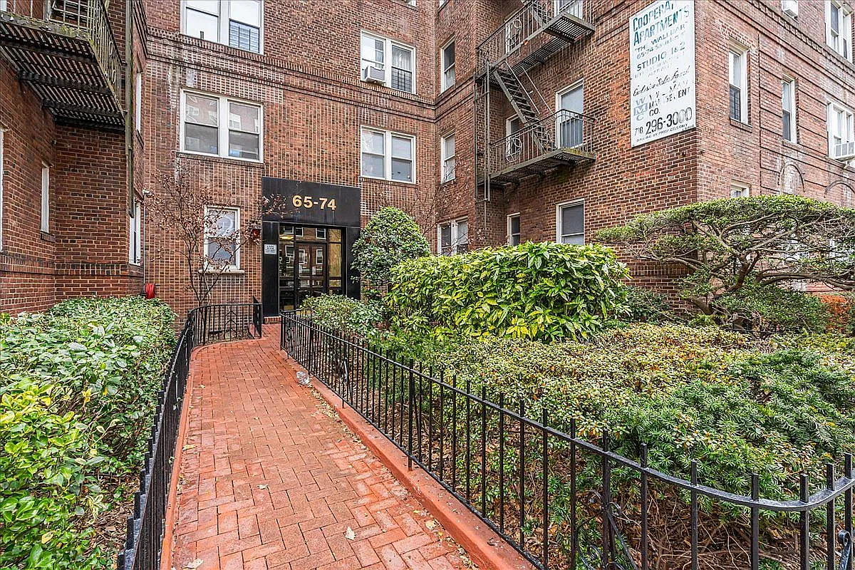 6574 Saunders St APT 6J photo 1