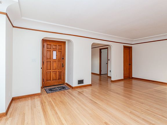 3rd image of 5706 NE 35th Pl