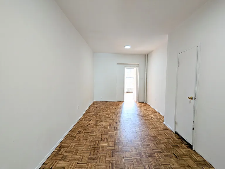1727 2nd Ave #4FN — Photo 4