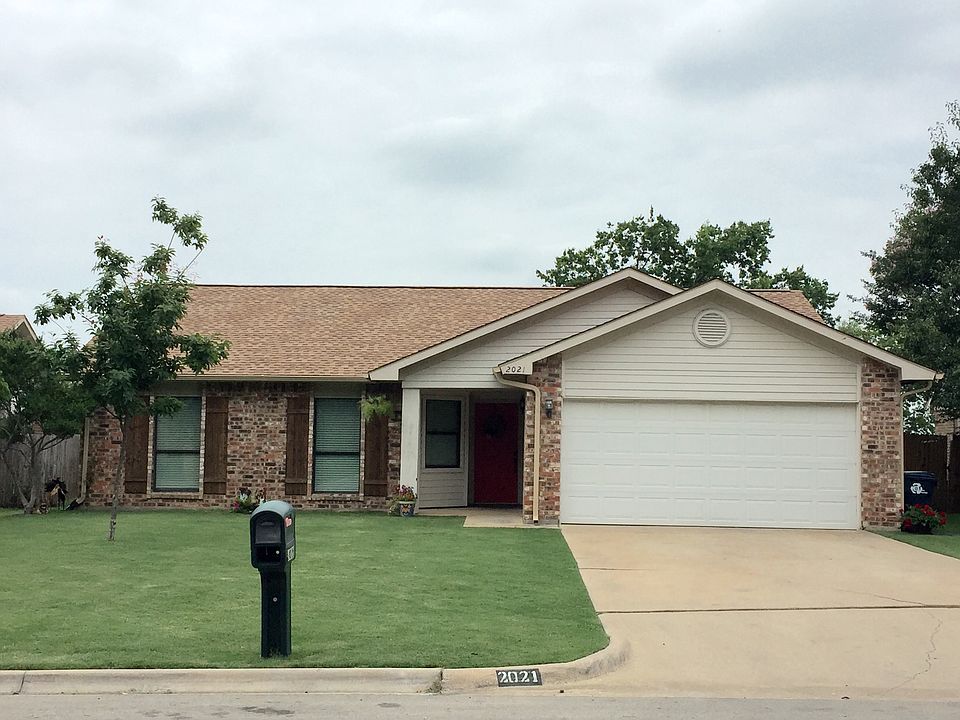 1st image of 2021 Parkside Dr
