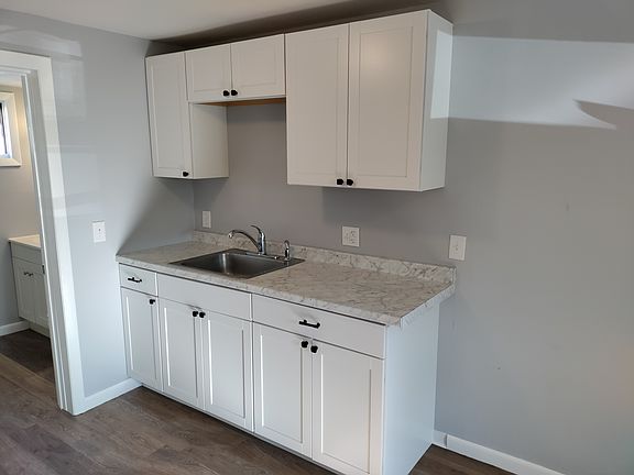 2nd image of 164 Elm St Floor 1