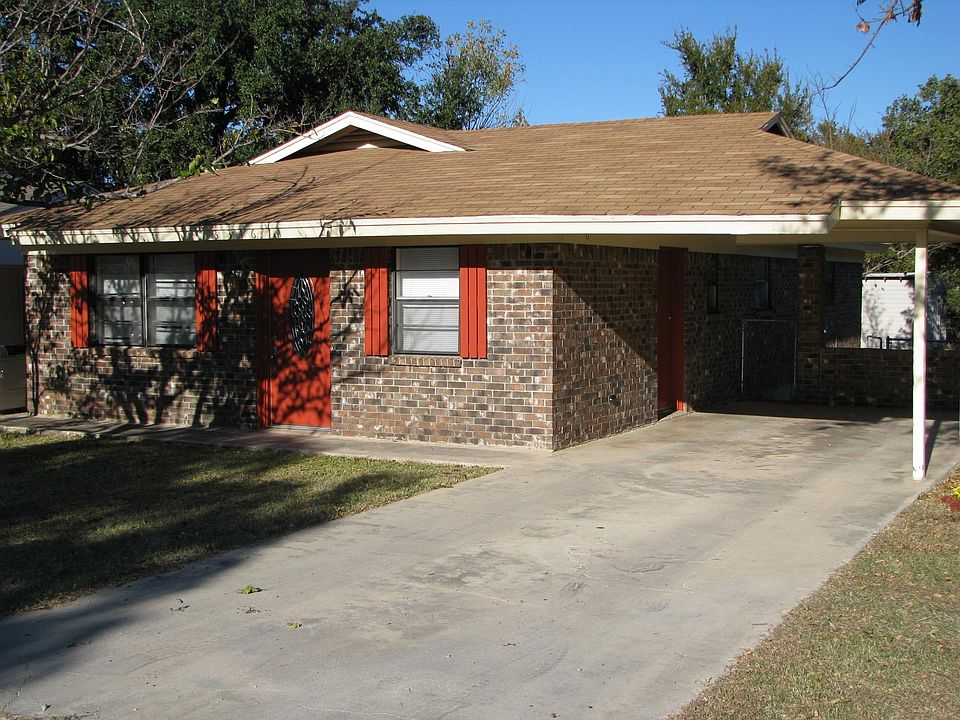 1st image of 3316 1st St