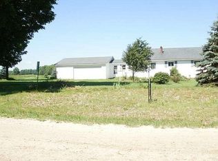 12228 Litzen Rd, Mesick, MI 49668