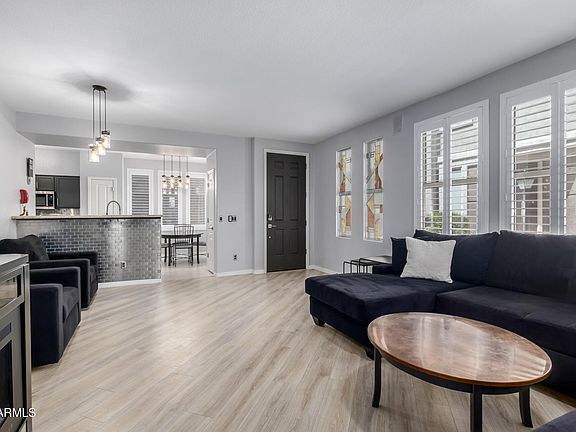 2nd image of 15221 N CLUBGATE Drive #1071