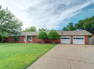 205 SW 10th St, Plainview, TX 79072