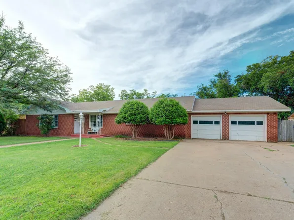 205 SW 10th St, Plainview, TX 79072