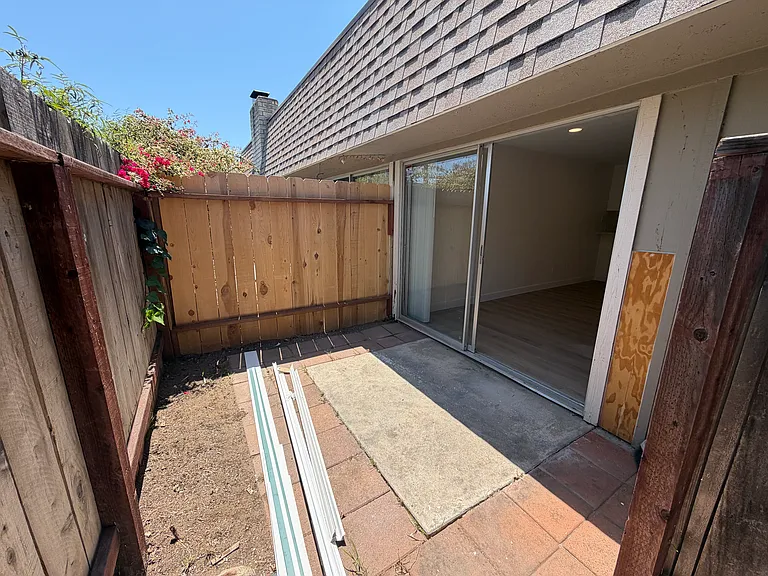 403 Requeza St #G10 — Photo 12