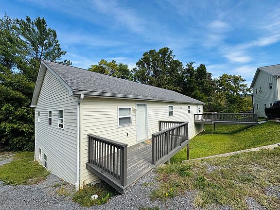 2nd image of 646-650 Hillwood Dr #650-101