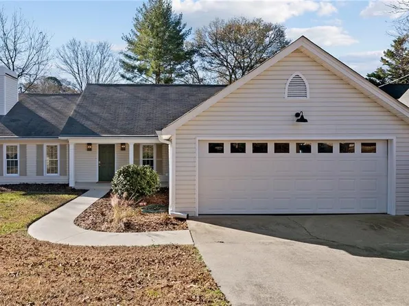 1179 Springway Dr, Gainesville, GA 30501