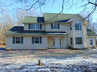 318 McKinley Dr, Effort, PA 18330