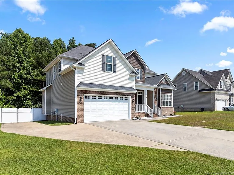 1621 Ellie Ave — Photo 3